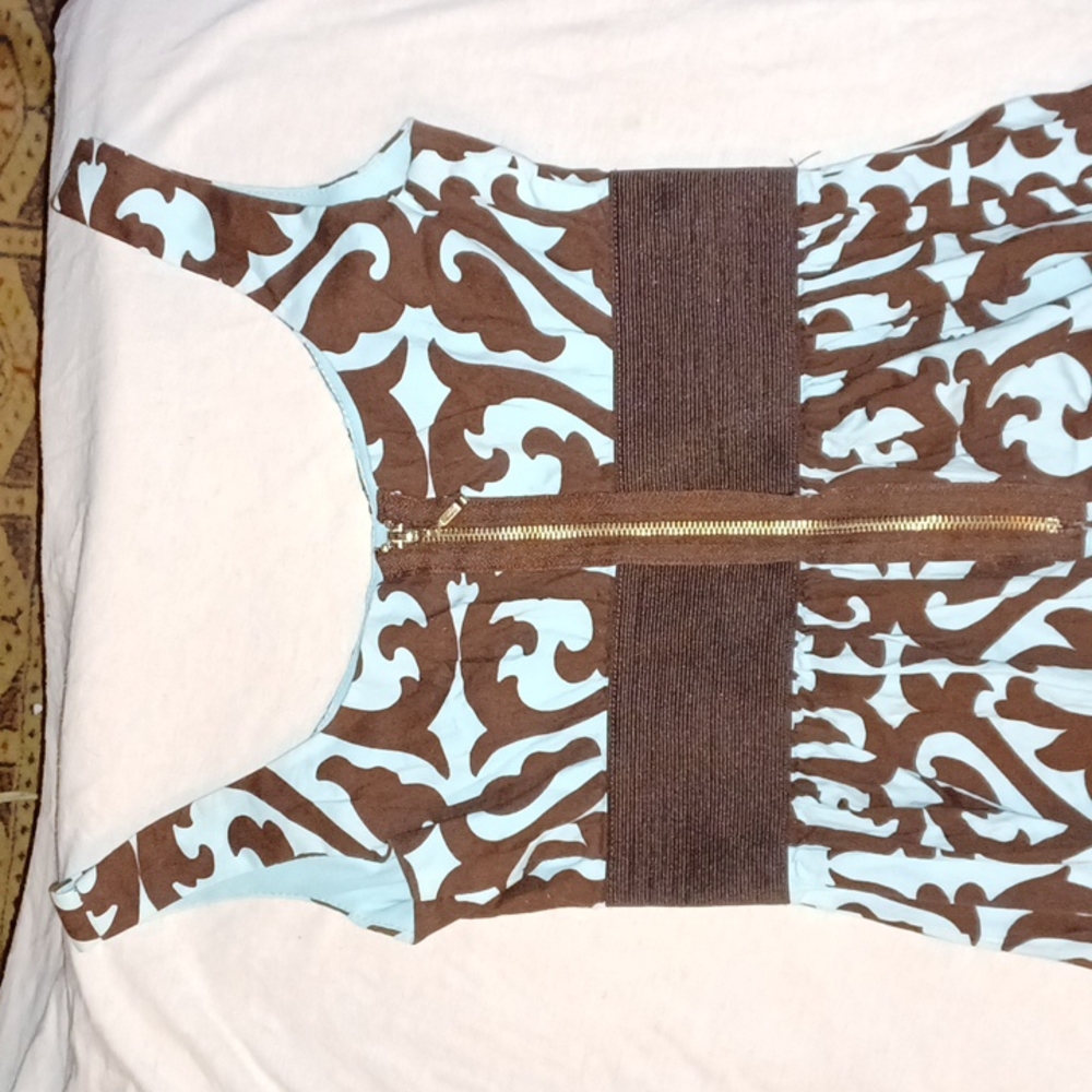 Ladies dress - Picture 3 of 4